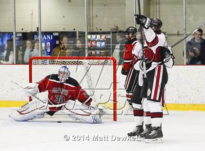 Thumbnail 1 in Loomis Chaffee vs. Tabor Academy (Avon Old Farms Christmas Classic Final) photogallery.