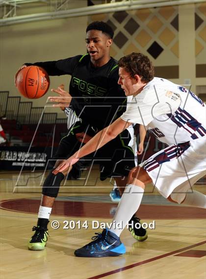 Thumbnail 2 in Foss vs La Quinta (MaxPreps Holiday Classic) photogallery.