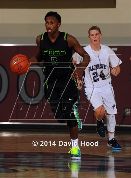 Thumbnail 3 in Foss vs La Quinta (MaxPreps Holiday Classic) photogallery.