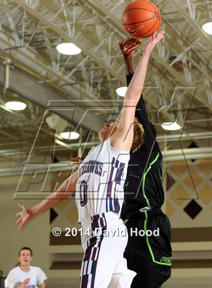 Thumbnail 1 in Foss vs La Quinta (MaxPreps Holiday Classic) photogallery.