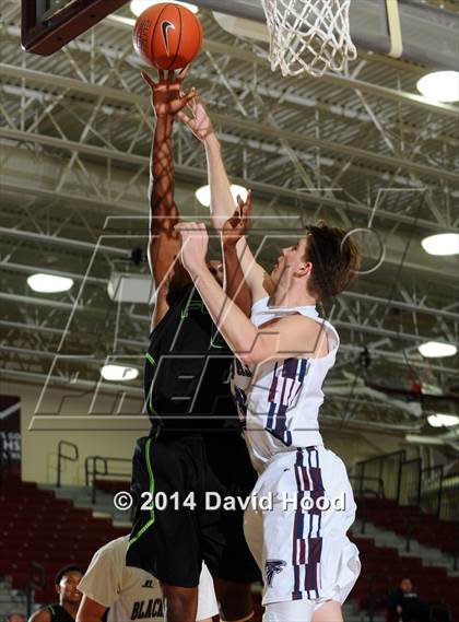 Thumbnail 1 in Foss vs La Quinta (MaxPreps Holiday Classic) photogallery.