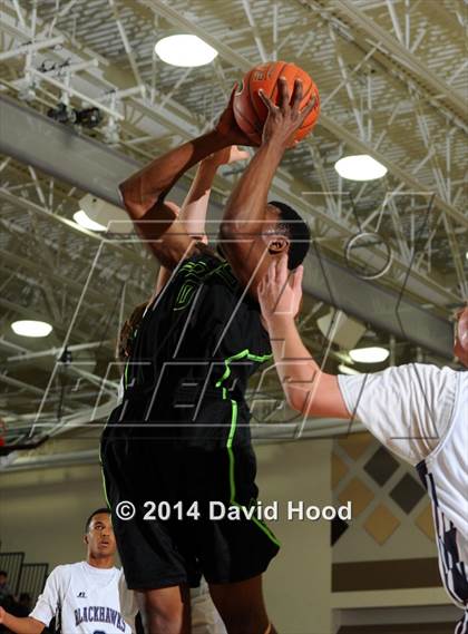 Thumbnail 2 in Foss vs La Quinta (MaxPreps Holiday Classic) photogallery.