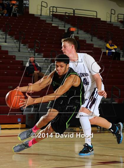 Thumbnail 2 in Foss vs La Quinta (MaxPreps Holiday Classic) photogallery.