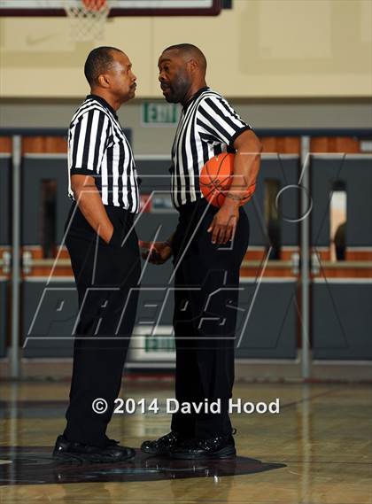 Thumbnail 3 in Foss vs La Quinta (MaxPreps Holiday Classic) photogallery.