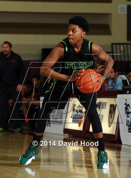 Thumbnail 3 in Foss vs La Quinta (MaxPreps Holiday Classic) photogallery.