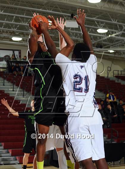 Thumbnail 1 in Foss vs La Quinta (MaxPreps Holiday Classic) photogallery.