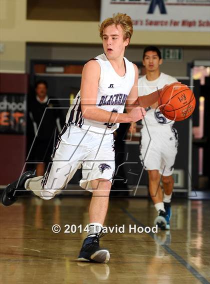 Thumbnail 3 in Foss vs La Quinta (MaxPreps Holiday Classic) photogallery.