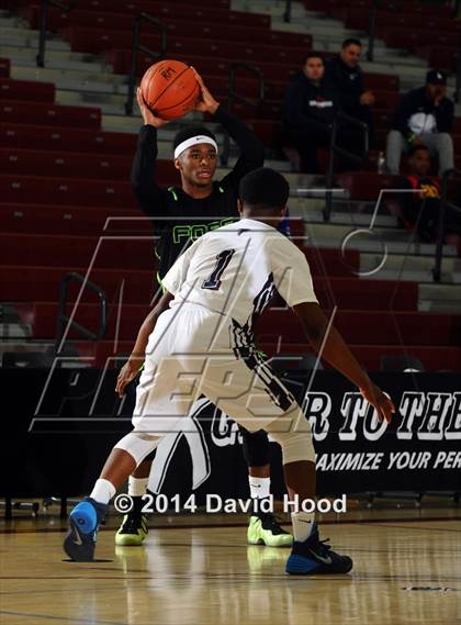 Thumbnail 3 in Foss vs La Quinta (MaxPreps Holiday Classic) photogallery.