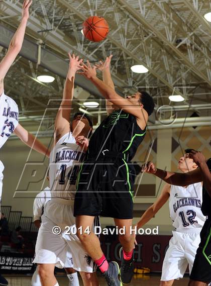 Thumbnail 3 in Foss vs La Quinta (MaxPreps Holiday Classic) photogallery.