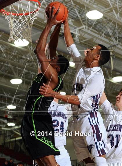 Thumbnail 3 in Foss vs La Quinta (MaxPreps Holiday Classic) photogallery.