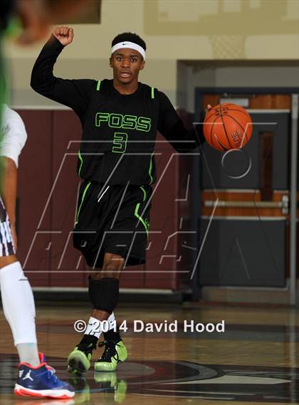 Thumbnail 3 in Foss vs La Quinta (MaxPreps Holiday Classic) photogallery.