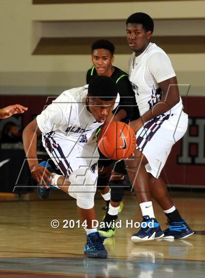 Thumbnail 1 in Foss vs La Quinta (MaxPreps Holiday Classic) photogallery.
