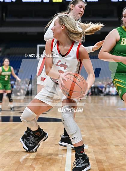 Thumbnail 2 in Winnsboro vs Bishop (UIL State Semifinal) photogallery.
