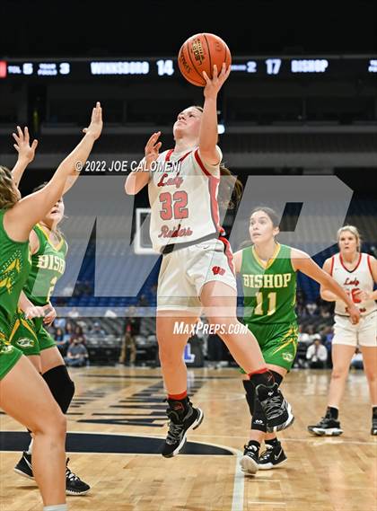 Thumbnail 1 in Winnsboro vs Bishop (UIL State Semifinal) photogallery.