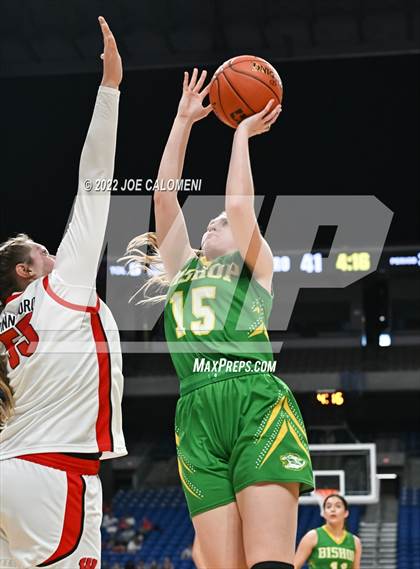 Thumbnail 2 in Winnsboro vs Bishop (UIL State Semifinal) photogallery.