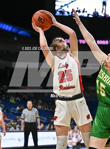 Thumbnail 2 in Winnsboro vs Bishop (UIL State Semifinal) photogallery.