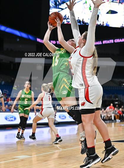 Thumbnail 1 in Winnsboro vs Bishop (UIL State Semifinal) photogallery.