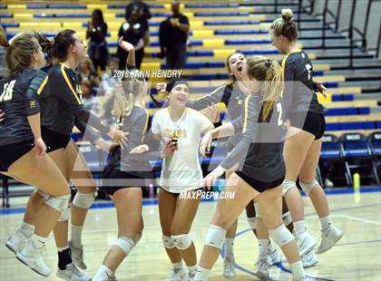 Thumbnail 2 in Bishop O'Dowd vs. Temecula Valley (CIF State D1 Final) photogallery.