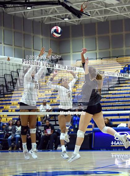 Thumbnail 3 in Bishop O'Dowd vs. Temecula Valley (CIF State D1 Final) photogallery.