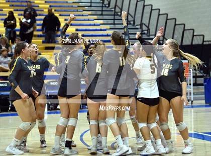 Thumbnail 1 in Bishop O'Dowd vs. Temecula Valley (CIF State D1 Final) photogallery.