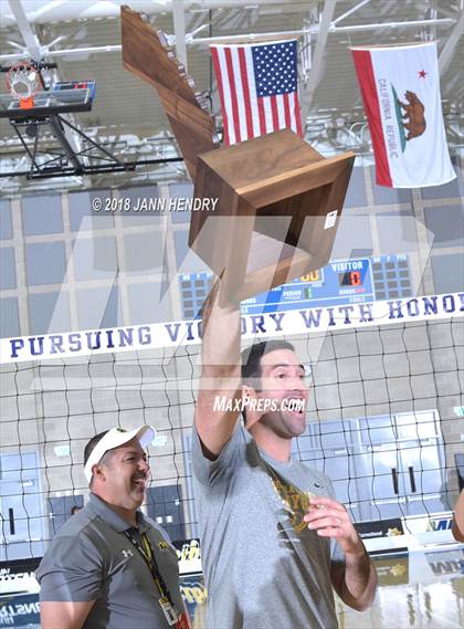 Thumbnail 1 in Bishop O'Dowd vs. Temecula Valley (CIF State D1 Final) photogallery.