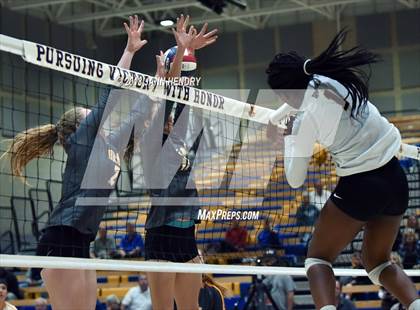 Thumbnail 3 in Bishop O'Dowd vs. Temecula Valley (CIF State D1 Final) photogallery.