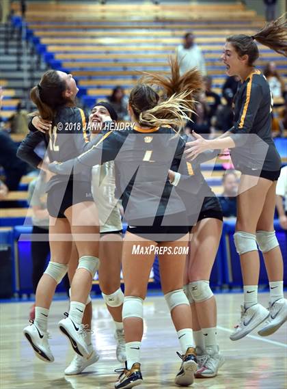 Thumbnail 1 in Bishop O'Dowd vs. Temecula Valley (CIF State D1 Final) photogallery.