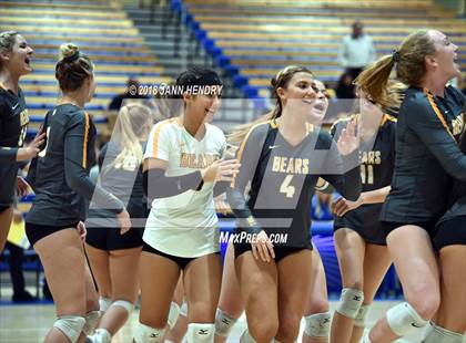 Thumbnail 3 in Bishop O'Dowd vs. Temecula Valley (CIF State D1 Final) photogallery.