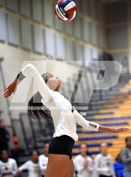 Thumbnail 3 in Bishop O'Dowd vs. Temecula Valley (CIF State D1 Final) photogallery.