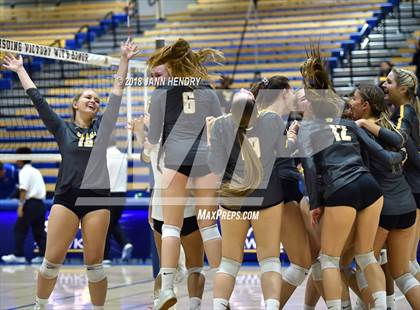 Thumbnail 3 in Bishop O'Dowd vs. Temecula Valley (CIF State D1 Final) photogallery.