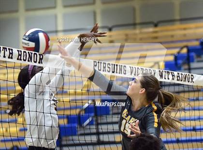 Thumbnail 3 in Bishop O'Dowd vs. Temecula Valley (CIF State D1 Final) photogallery.