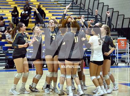 Thumbnail 2 in Bishop O'Dowd vs. Temecula Valley (CIF State D1 Final) photogallery.