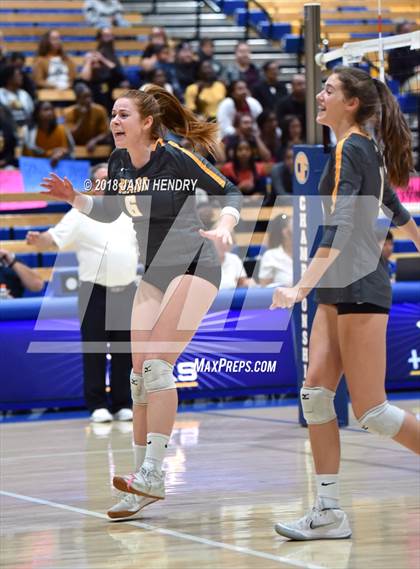 Thumbnail 2 in Bishop O'Dowd vs. Temecula Valley (CIF State D1 Final) photogallery.