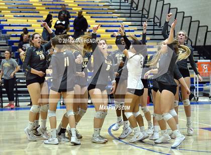 Thumbnail 3 in Bishop O'Dowd vs. Temecula Valley (CIF State D1 Final) photogallery.