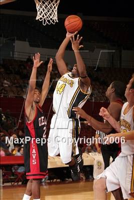 Thumbnail 3 in Cleveland vs. San Pedro (LA City Invitational Division) photogallery.