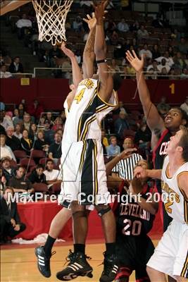 Thumbnail 3 in Cleveland vs. San Pedro (LA City Invitational Division) photogallery.