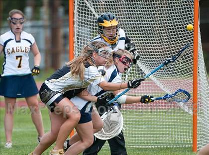 Thumbnail 3 in North Kingstown vs. Barrington (RIIL D1 Final) photogallery.