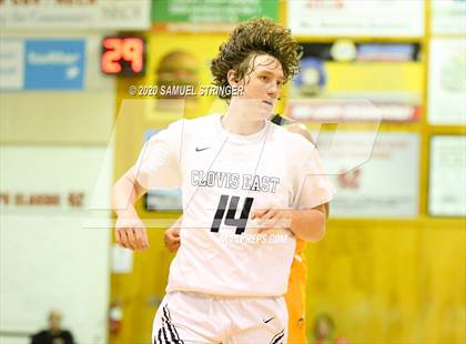 Thumbnail 1 in Clovis East vs. Vanden (Modesto Christian Holiday Classic) photogallery.