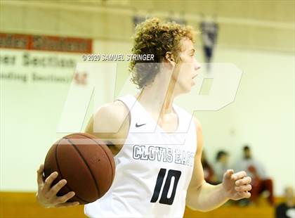 Thumbnail 3 in Clovis East vs. Vanden (Modesto Christian Holiday Classic) photogallery.