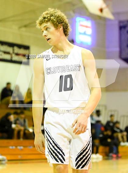 Thumbnail 3 in Clovis East vs. Vanden (Modesto Christian Holiday Classic) photogallery.