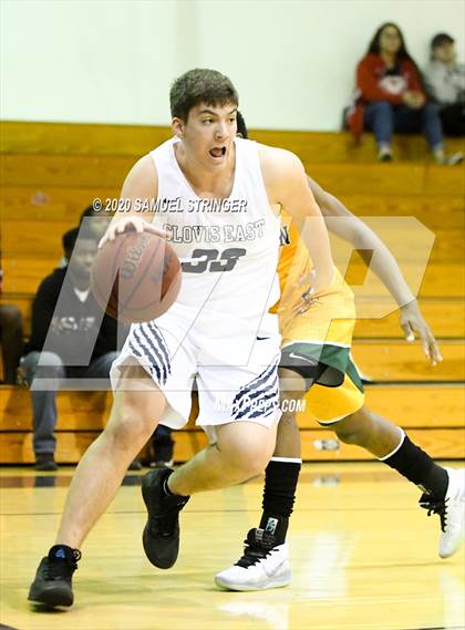 Thumbnail 3 in Clovis East vs. Vanden (Modesto Christian Holiday Classic) photogallery.