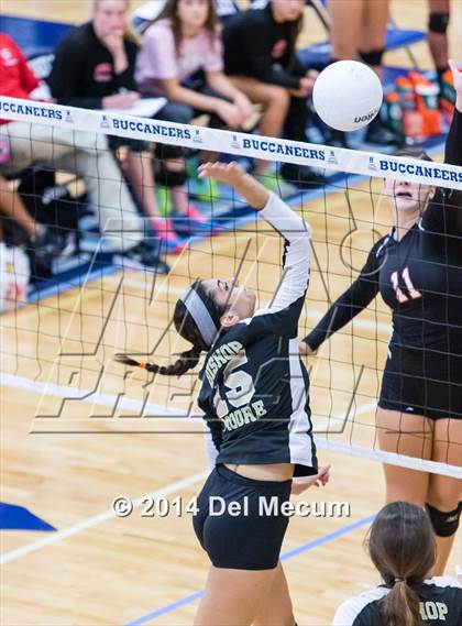 Thumbnail 2 in Bishop Kenny vs. Bishop Moore (Berkeley Premier) photogallery.