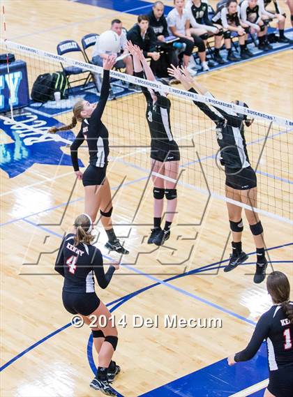 Thumbnail 1 in Bishop Kenny vs. Bishop Moore (Berkeley Premier) photogallery.