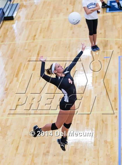 Thumbnail 2 in Bishop Kenny vs. Bishop Moore (Berkeley Premier) photogallery.