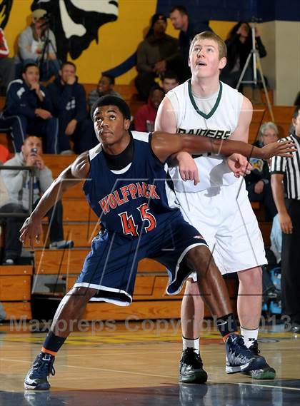 Thumbnail 3 in Cosumnes Oaks vs. Rio Americano (Trojan Toss-Up) photogallery.