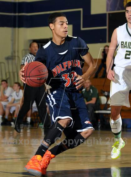 Thumbnail 2 in Cosumnes Oaks vs. Rio Americano (Trojan Toss-Up) photogallery.