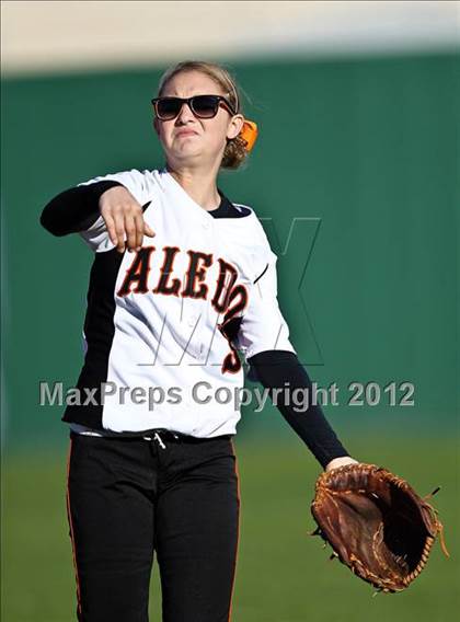Thumbnail 3 in Aledo vs. Lake Dallas (Aledo/Springtown/Azle Tournament) photogallery.