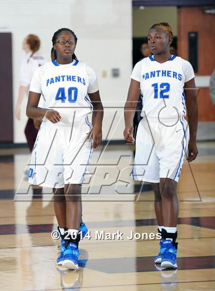 Thumbnail 3 in Desert Vista vs. Dillard (Nike Tournament of Champions) photogallery.