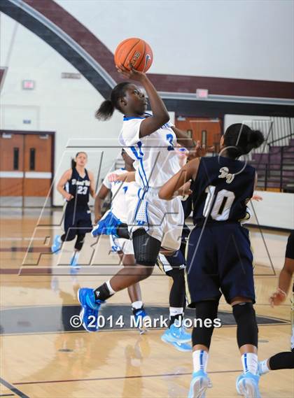 Thumbnail 3 in Desert Vista vs. Dillard (Nike Tournament of Champions) photogallery.