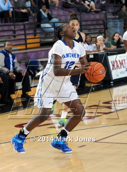 Thumbnail 1 in Desert Vista vs. Dillard (Nike Tournament of Champions) photogallery.